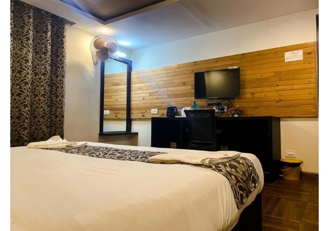 Cherrywood Suites & Spa By Easygorooms Дарджилинг Экстерьер фото